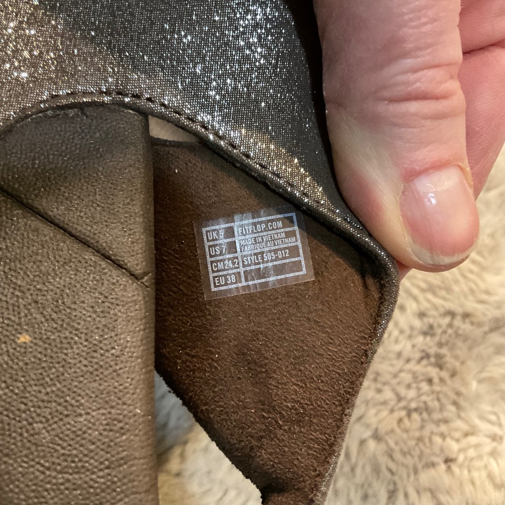 Fitflop‎ Lulu Shimmersuede Size 7 Toe Post Sandals Bronze Shimmer Wobble Board - Picture 7 of 8